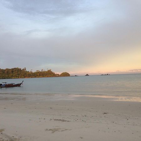 The Shadow House & Bar Hotel Koh Phayam Luaran gambar