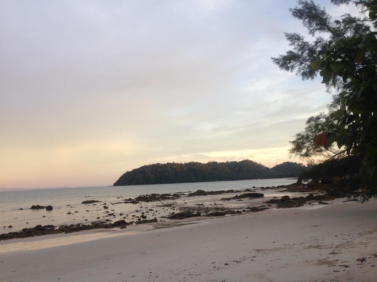 The Shadow House & Bar Hotel Koh Phayam Luaran gambar